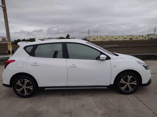 NISSAN日產 TIIDA  第7張相片