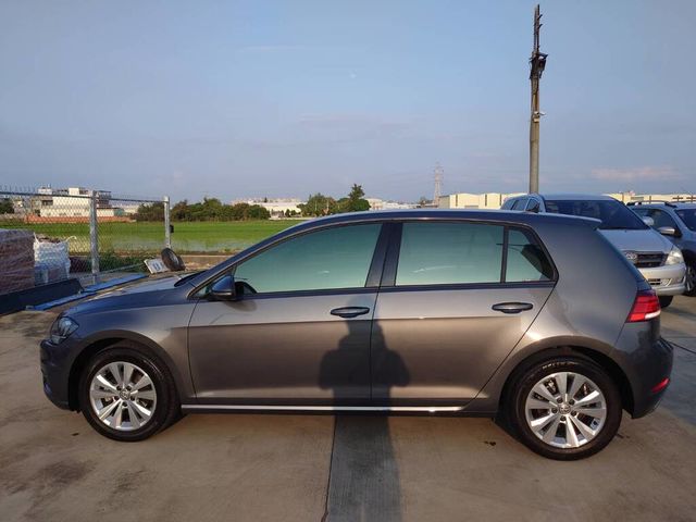 VOLKSWAGEN福斯 GOLF  第8張相片