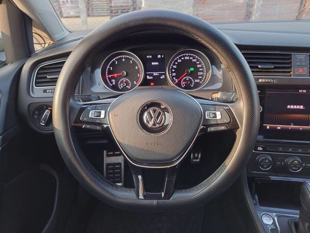 VOLKSWAGEN福斯 GOLF  第9張相片