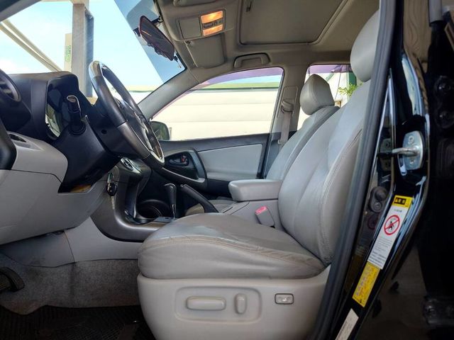 TOYOTA豐田 RAV4  第17張相片