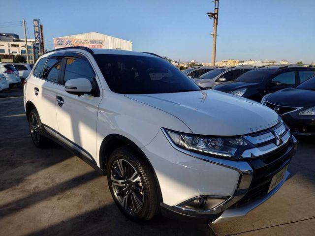 MITSUBISHI三菱 OUTLANDER  第6張相片