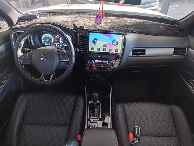 MITSUBISHI三菱 OUTLANDER  第11張相片
