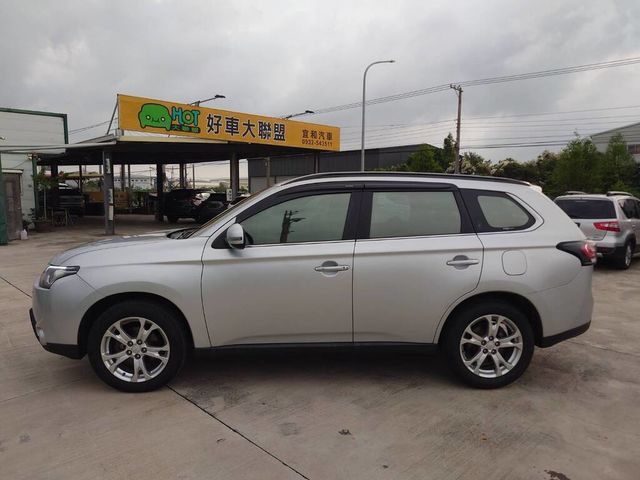 MITSUBISHI三菱 OUTLANDER  第5張相片