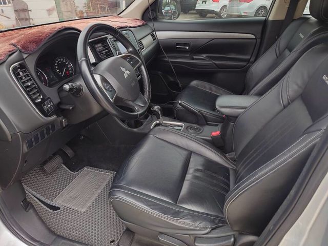 MITSUBISHI三菱 OUTLANDER  第15張相片