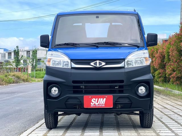 ✔稀少4WD✔原鈑件✔僅跑2萬✔升降尾門✔車斗鐵板✔底盤無鏽蝕✔無任何待修✔認證車✔兩年保固  第2張相片