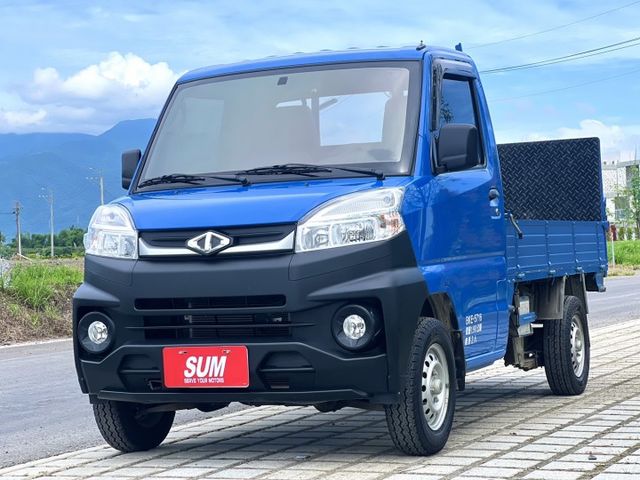 ✔稀少4WD✔原鈑件✔僅跑2萬✔升降尾門✔車斗鐵板✔底盤無鏽蝕✔無任何待修✔認證車✔兩年保固  第3張相片