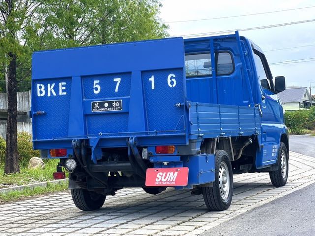 ✔稀少4WD✔原鈑件✔僅跑2萬✔升降尾門✔車斗鐵板✔底盤無鏽蝕✔無任何待修✔認證車✔兩年保固  第5張相片