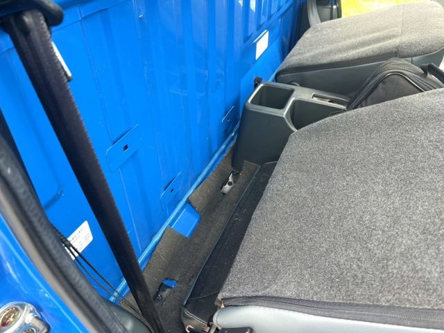 ✔稀少4WD✔原鈑件✔僅跑2萬✔升降尾門✔車斗鐵板✔底盤無鏽蝕✔無任何待修✔認證車✔兩年保固  第14張相片