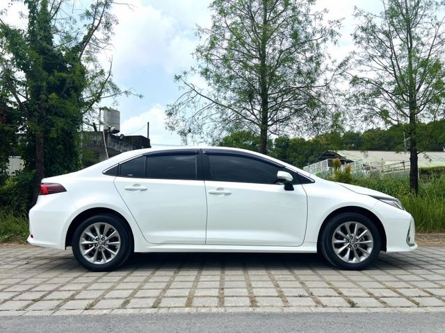 ✔尊爵+版✔全車原鈑件✔僅跑1萬6✔LED頭燈✔I KEY✔360環景✔盲點偵測✔電動椅✔認證車✔兩年保固  第4張相片