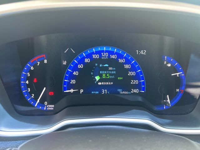 ✔尊爵+版✔全車原鈑件✔僅跑1萬6✔LED頭燈✔I KEY✔360環景✔盲點偵測✔電動椅✔認證車✔兩年保固  第20張相片