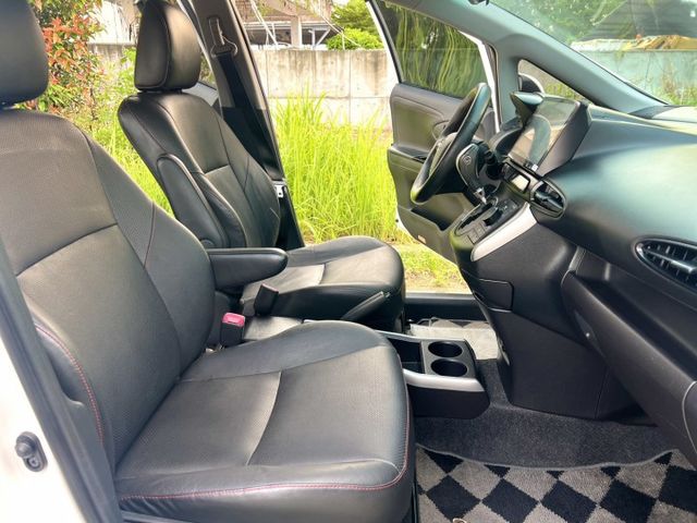 ✔七人座 經典版✔全車原鈑件✔僅跑11萬✔車況超美✔無待修✔無菸車✔安卓機✔後座出風口✔認證+保固  第12張相片