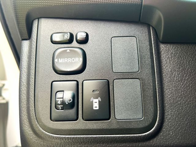 ✔七人座 經典版✔全車原鈑件✔僅跑11萬✔車況超美✔無待修✔無菸車✔安卓機✔後座出風口✔認證+保固  第19張相片