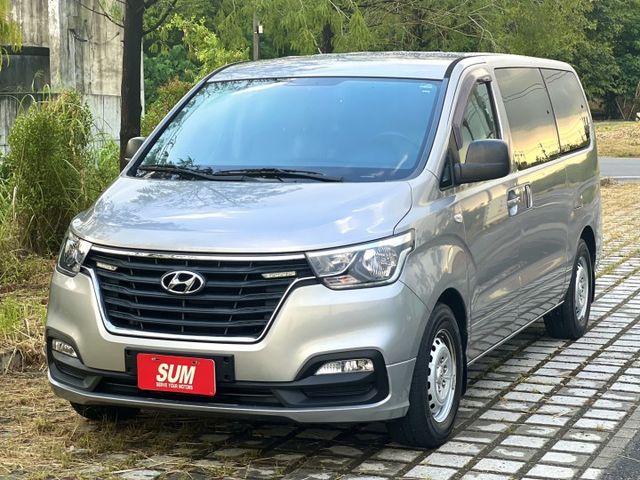 ✔尊貴版✔全車原鈑件✔僅跑11萬✔渦輪增壓✔八人座✔舒適商務車✔內外保養佳✔附認證+保固  第3張相片