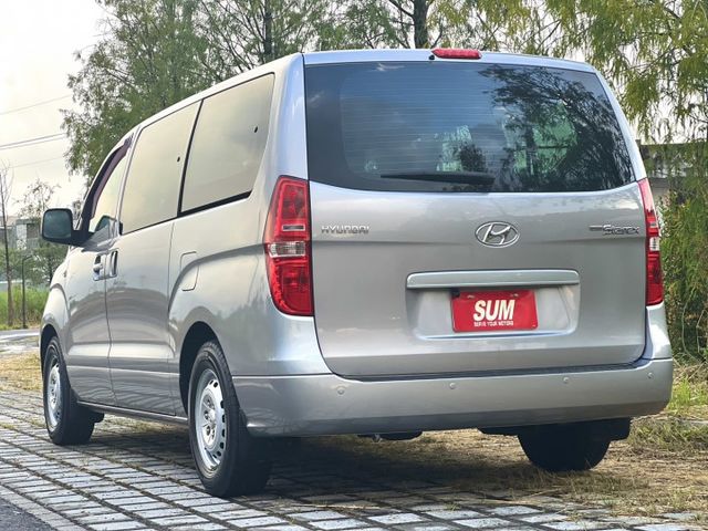 ✔尊貴版✔全車原鈑件✔僅跑11萬✔渦輪增壓✔八人座✔舒適商務車✔內外保養佳✔附認證+保固  第5張相片