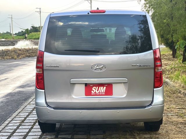 ✔尊貴版✔全車原鈑件✔僅跑11萬✔渦輪增壓✔八人座✔舒適商務車✔內外保養佳✔附認證+保固  第6張相片