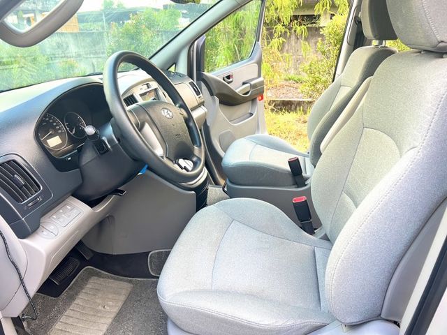 ✔尊貴版✔全車原鈑件✔僅跑11萬✔渦輪增壓✔八人座✔舒適商務車✔內外保養佳✔附認證+保固  第11張相片