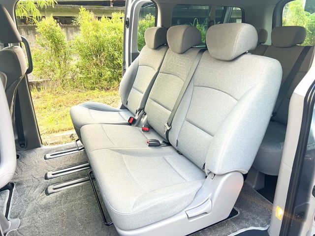 ✔尊貴版✔全車原鈑件✔僅跑11萬✔渦輪增壓✔八人座✔舒適商務車✔內外保養佳✔附認證+保固  第13張相片