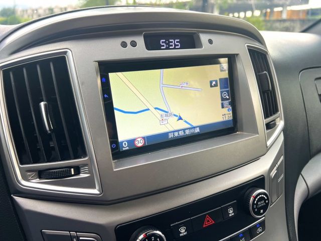 ✔尊貴版✔全車原鈑件✔僅跑11萬✔渦輪增壓✔八人座✔舒適商務車✔內外保養佳✔附認證+保固  第19張相片