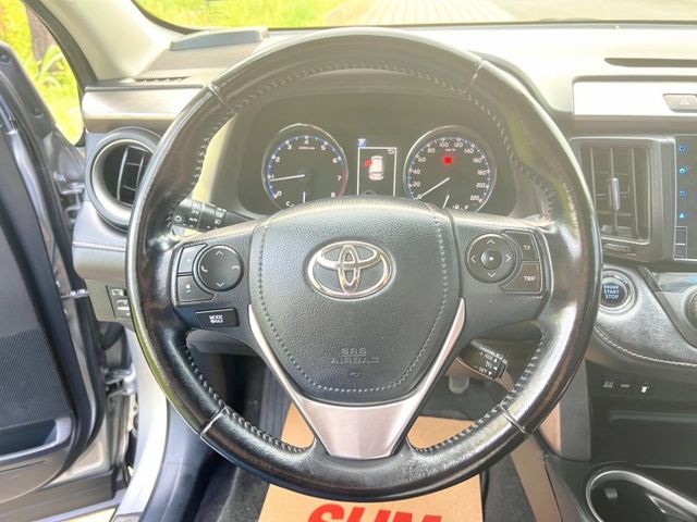 ✔2.0豪華版✔全車原鈑件✔僅跑11萬✔室內大空間✔I KEY✔LED頭燈✔電動椅✔方向盤快控✔認證車  第8張相片