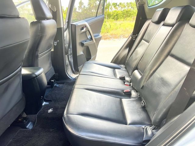 ✔2.0豪華版✔全車原鈑件✔僅跑11萬✔室內大空間✔I KEY✔LED頭燈✔電動椅✔方向盤快控✔認證車  第12張相片