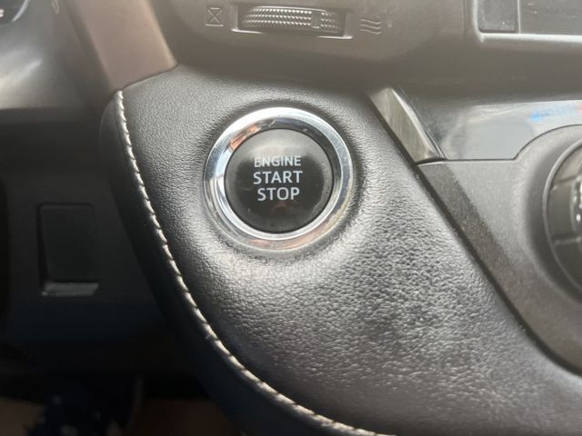 ✔2.0豪華版✔全車原鈑件✔僅跑11萬✔室內大空間✔I KEY✔LED頭燈✔電動椅✔方向盤快控✔認證車  第17張相片