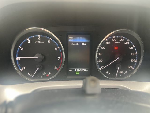 ✔2.0豪華版✔全車原鈑件✔僅跑11萬✔室內大空間✔I KEY✔LED頭燈✔電動椅✔方向盤快控✔認證車  第20張相片