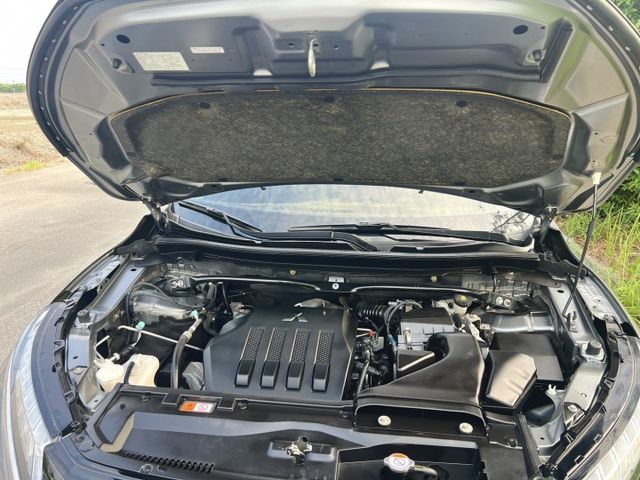 ✔卓越版✔里程保證✔升級安卓機✔360環景✔雙電動椅✔1.5渦輪✔盲點✔HUD抬頭✔附認證+保固  第8張相片