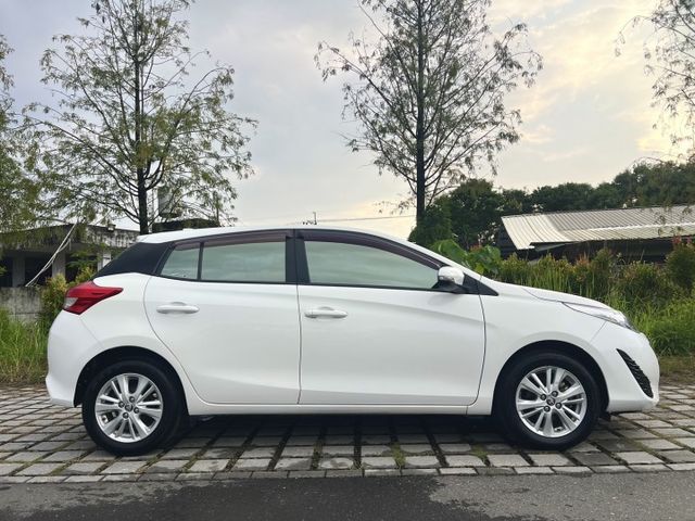 ✔經典版✔原鈑件✔僅跑6萬✔女用漂亮車✔CARPLAY✔電折後試鏡✔感應式頭燈✔循跡防滑✔附認證及兩年保固  第4張相片