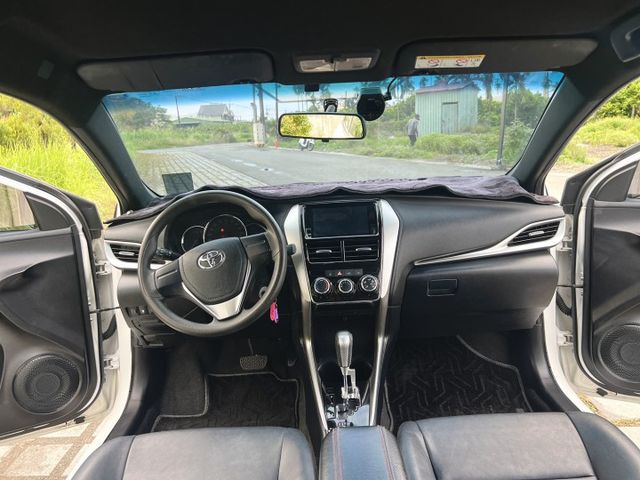 ✔經典版✔原鈑件✔僅跑6萬✔女用漂亮車✔CARPLAY✔電折後試鏡✔感應式頭燈✔循跡防滑✔附認證及兩年保固  第9張相片