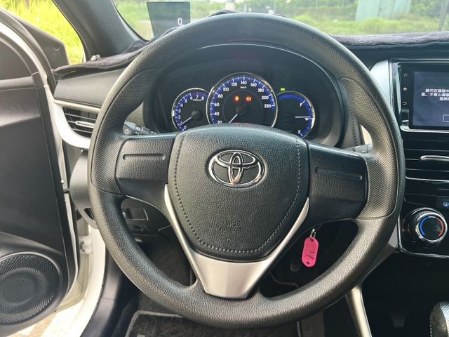 ✔經典版✔原鈑件✔僅跑6萬✔女用漂亮車✔CARPLAY✔電折後試鏡✔感應式頭燈✔循跡防滑✔附認證及兩年保固  第10張相片