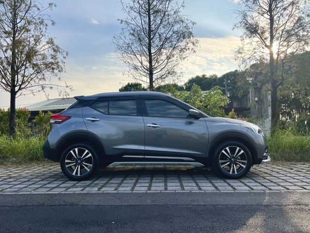 ✔智行旗艦版✔原鈑件✔里程9萬保證✔360環景✔CARPLAY✔IKEY✔盲點偵測✔LED頭燈✔認證書✔兩年保固  第4張相片