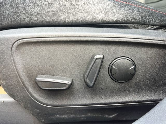 ✔頂級 ST-Line版✔原鈑件✔僅跑8萬✔美車況✔全程原廠保養✔原廠保固中✔AWD✔電尾門✔認證+保固  第18張相片