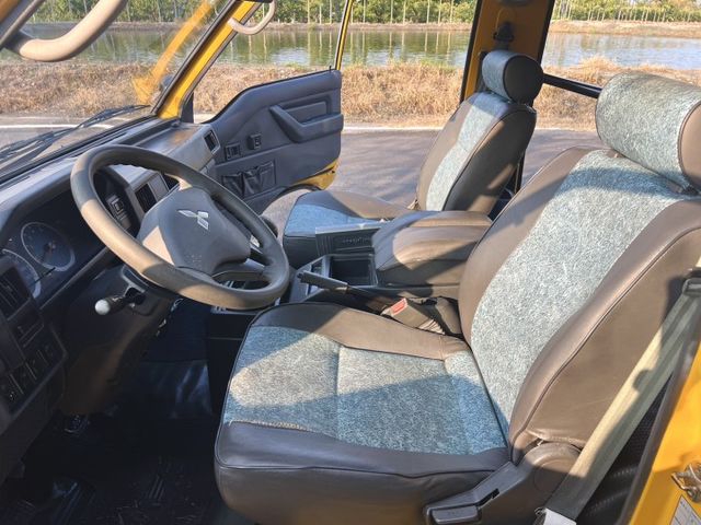 ✔手排 八人座 娃娃車改✔原鈑件✔僅跑13萬✔後座全新座椅✔全新烤漆✔無待修✔原廠保養✔附認證及保固  第9張相片