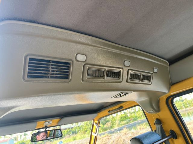 ✔手排 八人座 娃娃車改✔原鈑件✔僅跑13萬✔後座全新座椅✔全新烤漆✔無待修✔原廠保養✔附認證及保固  第15張相片