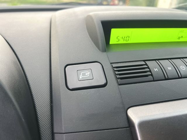 ✔七人座✔原鈑件✔僅跑15萬✔側滑門✔無待修✔載人載具皆合適✔一手女用✔內外漂亮✔附認證書  第16張相片