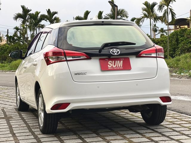 ✔經典版✔原鈑件✔僅跑6萬✔女用漂亮車✔CARPLAY✔電折後試鏡✔感應式頭燈✔循跡防滑✔附認證及兩年保固  第7張相片