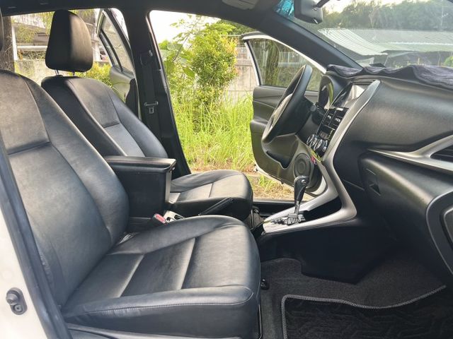 ✔經典版✔原鈑件✔僅跑6萬✔女用漂亮車✔CARPLAY✔電折後試鏡✔感應式頭燈✔循跡防滑✔附認證及兩年保固  第12張相片