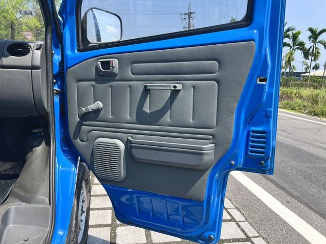 ✔手排 1.2 ✔低里程僅跑12萬✔便宜實用小貨車✔車斗可依需求做更改✔附保固及認證書  第15張相片