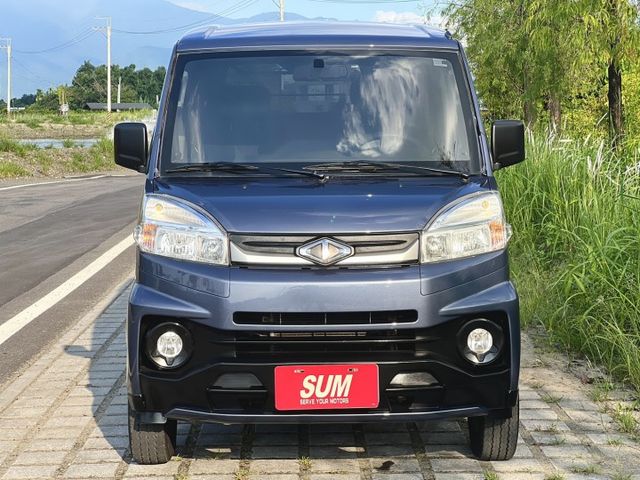 ✔自排✔五人座✔原鈑件✔里程保證✔載人載具皆合適✔盲點偵測✔倒車顯影✔定速✔附認證書及兩年保固  第3張相片