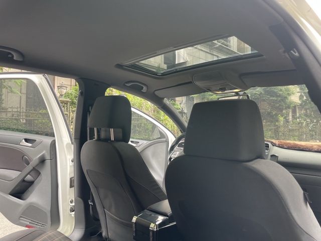 Volkswagen 福斯 Golf  第2張相片