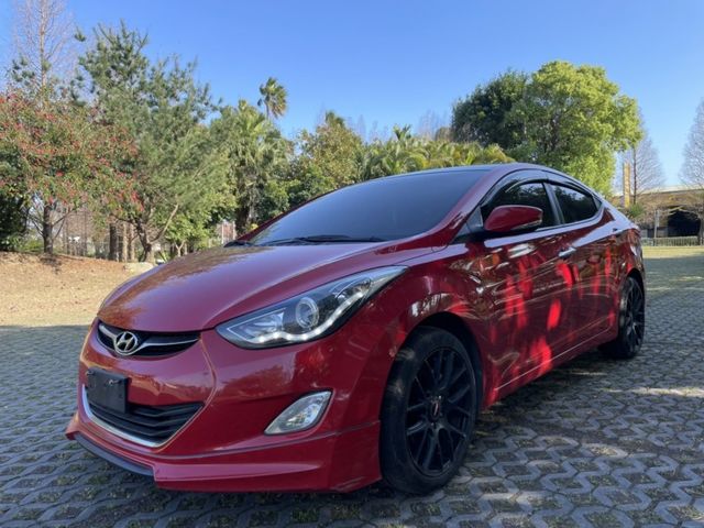 Hyundai Elantra  第5張相片
