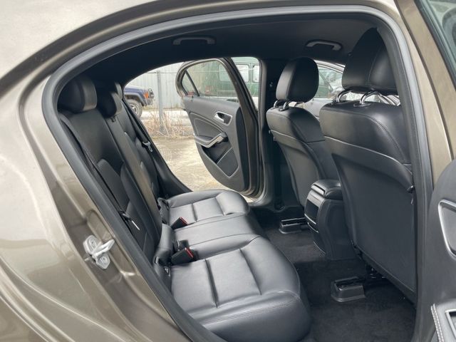 Mercedes-Benz/賓士 A-CLASS  第12張相片