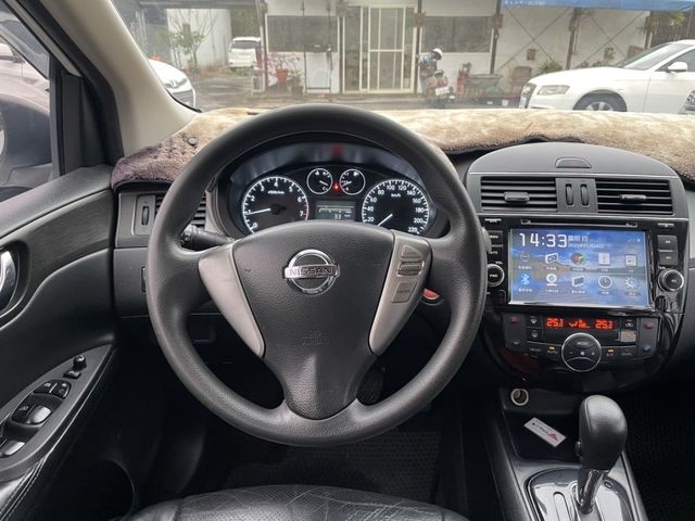 Nissan Tiida  第7張相片