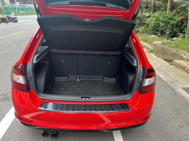 Skoda Rapid  第9張相片