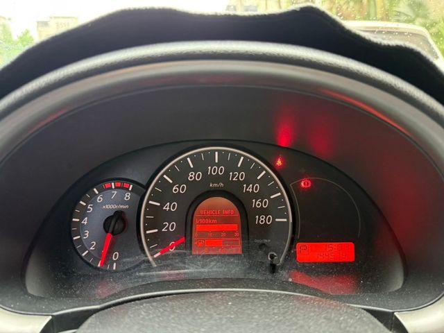 Nissan March  第8張相片