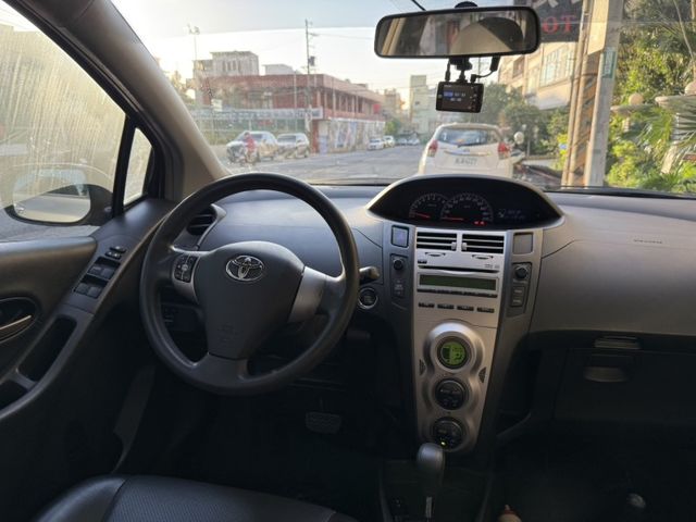 2009年豐田YARIS 1.5G版(灰)  第6張相片