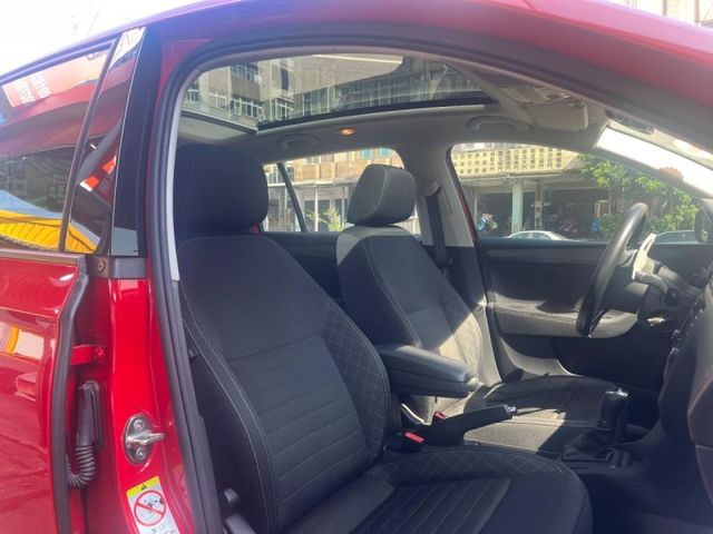 Skoda Rapid  第3張相片