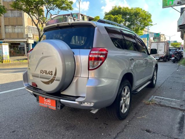 Toyota RAV4  第2張相片