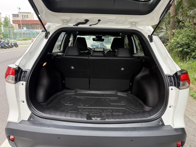 Toyota Cross  第1張相片