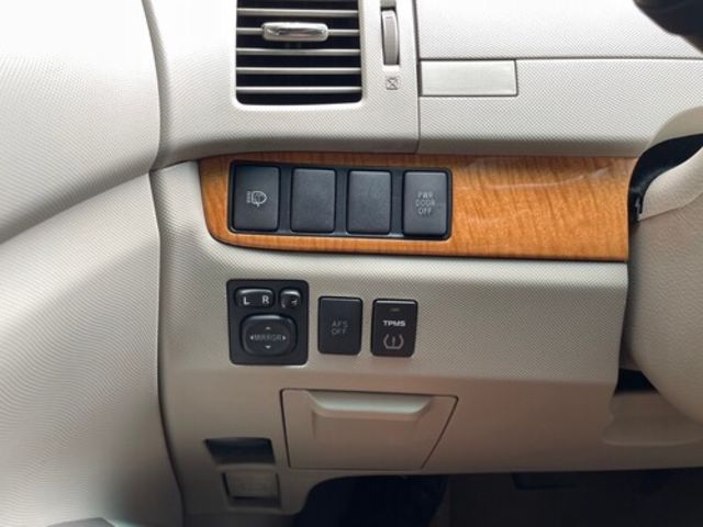 TOYOTA豐田 PREVIA  第11張相片